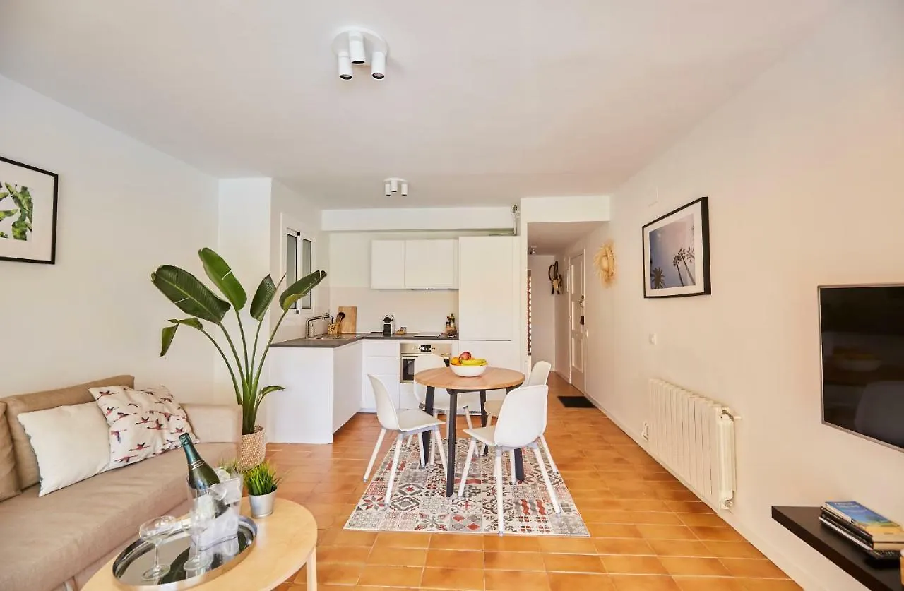 Beachfront Resort Apartment Castelldefels 0*,